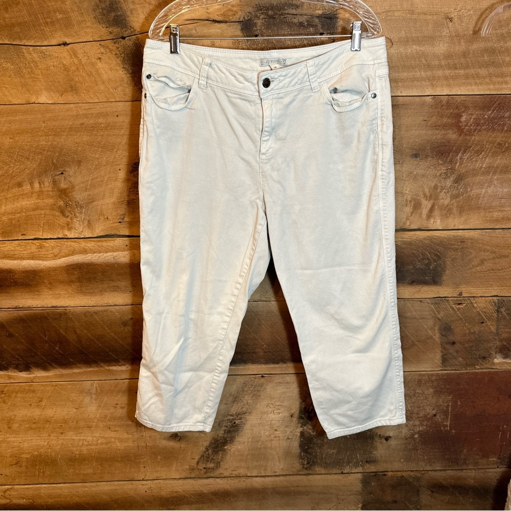 Dana Buchman Cream Ankle Cropped Jeans